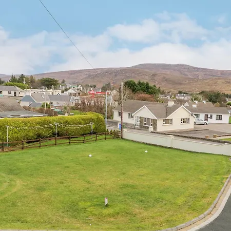 Holiday home Loughanure View *