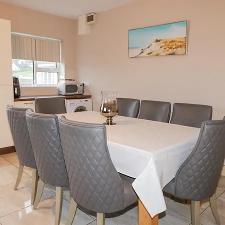 Holiday home Loughanure View *